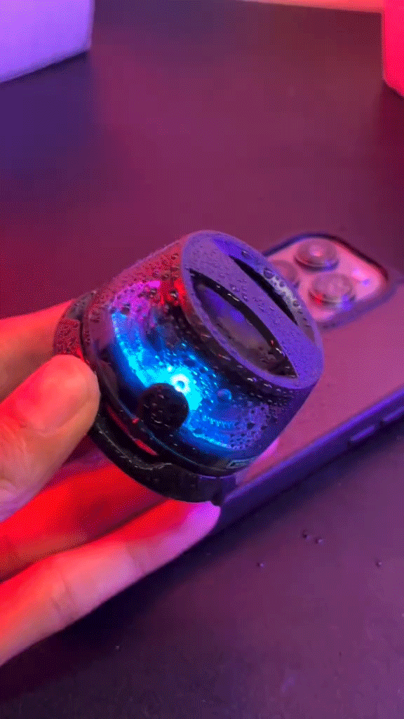Mini Parlante Magnético LED, parlante Bluetooth portátil, parlante LED, mini parlante inalámbrico, parlante con luces, parlante compacto, audio envolvente.